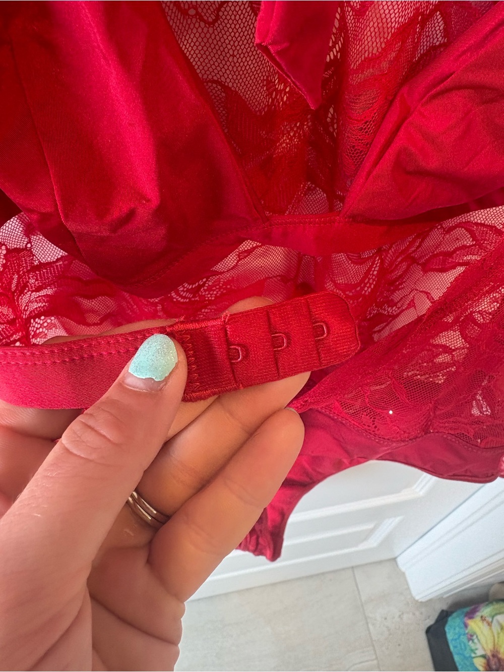 La Vie En Rose Red Lace Sheer Long-Sleeve Bodysuit - Picture 4 of 12